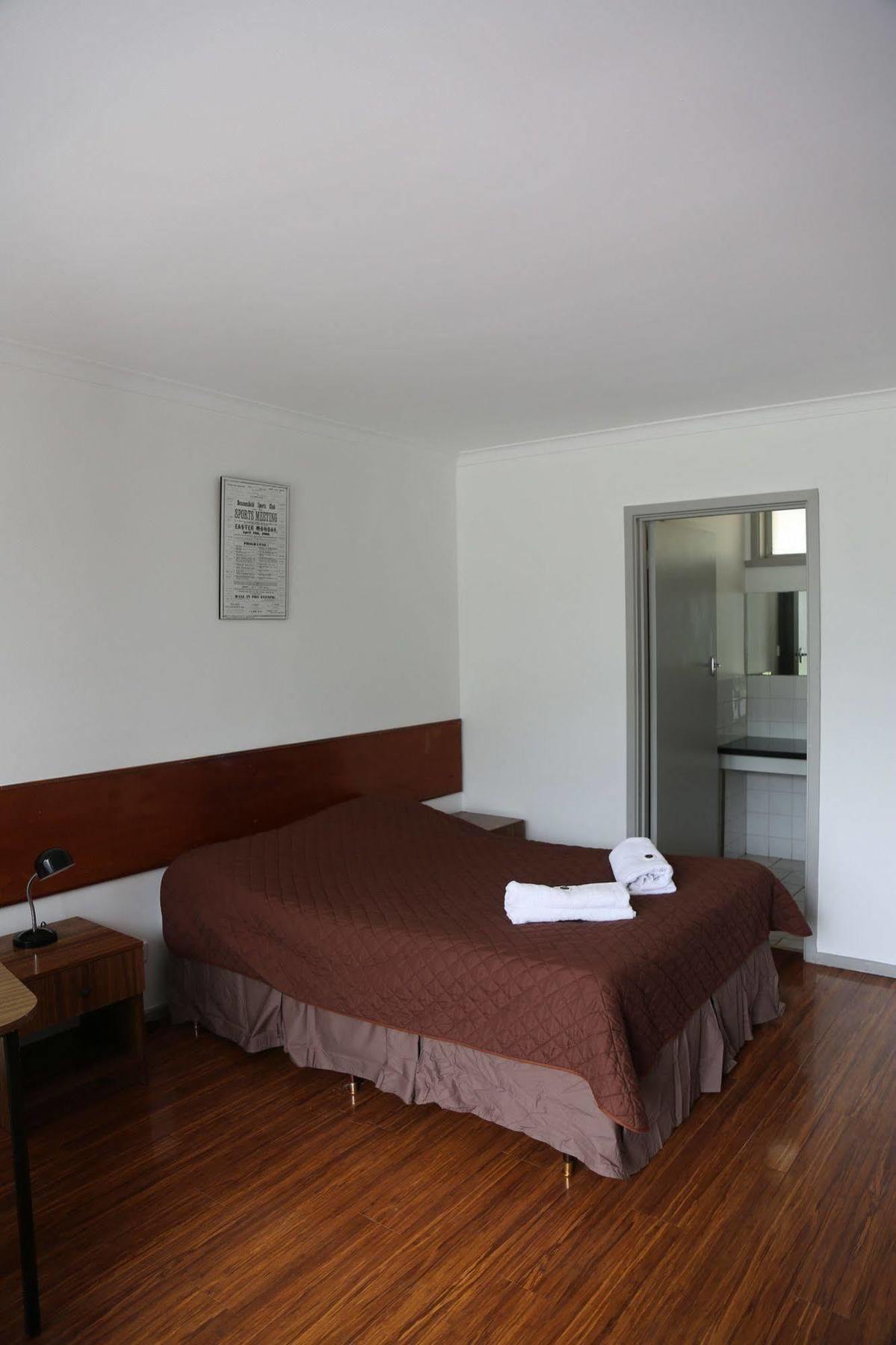 Beaconsfield Lodge Motel エクステリア 写真